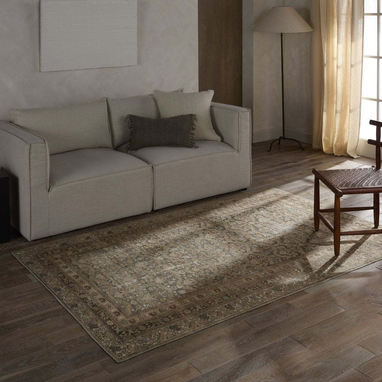 Garcia Arjoel GAR09 Power-loomed Machine-made 100% Polyester Traditional Oriental Indoor Area Rug with Captivating Vintage Motifs