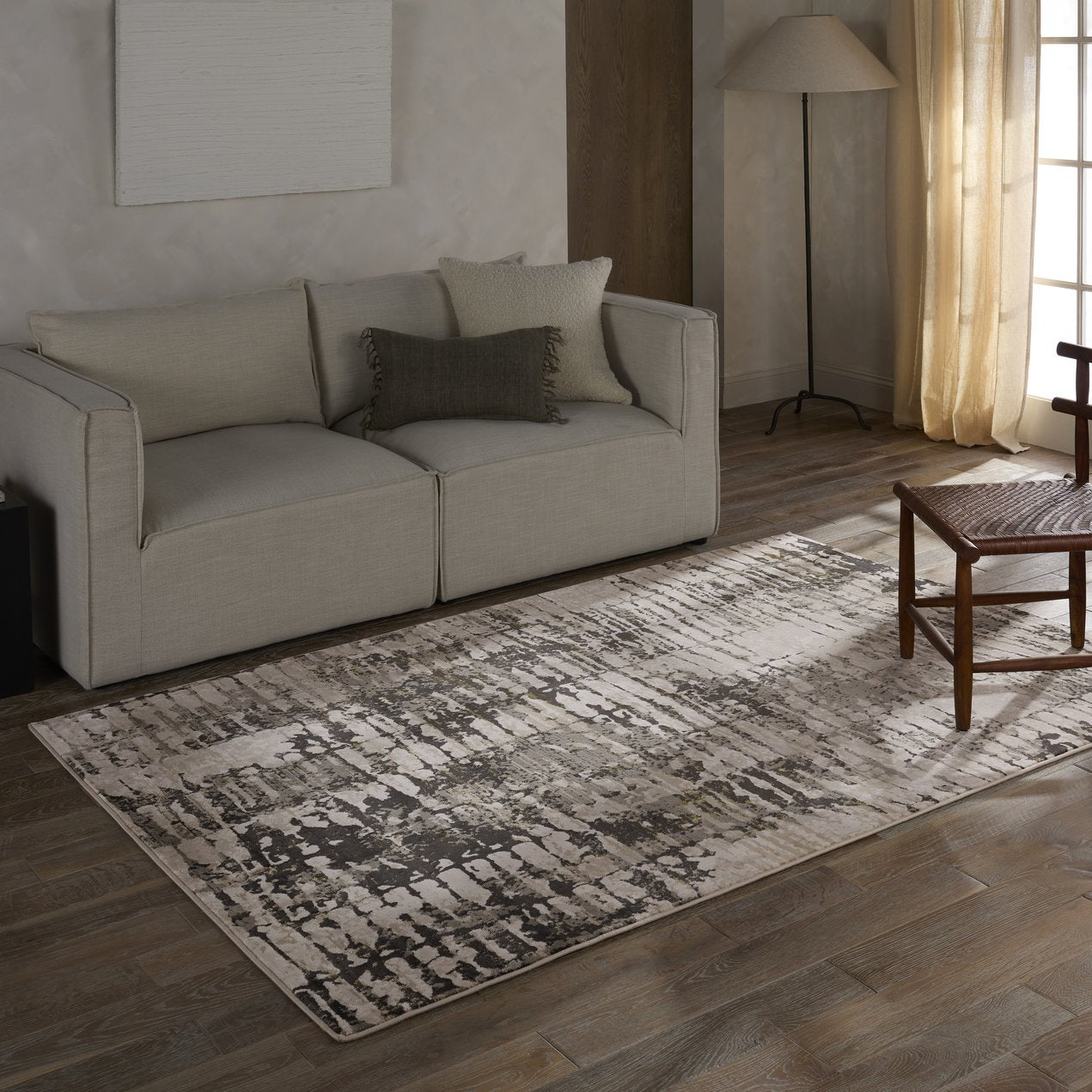 Nikki Chu's Malilla Elin MLI08 Power-loomed Indoor Abstract Rug, 65% Polyester 35% Polypropylene