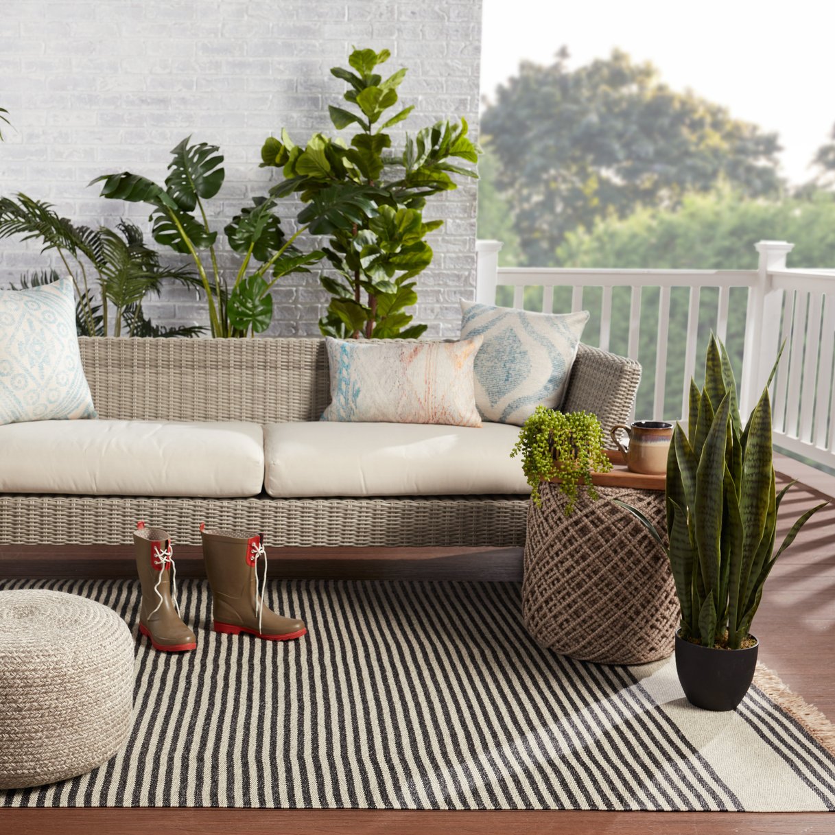 Morro Bay Strand MRB01 Handmade 100% Polypropylene Striped Outdoor Rug for High-Traffic Areas