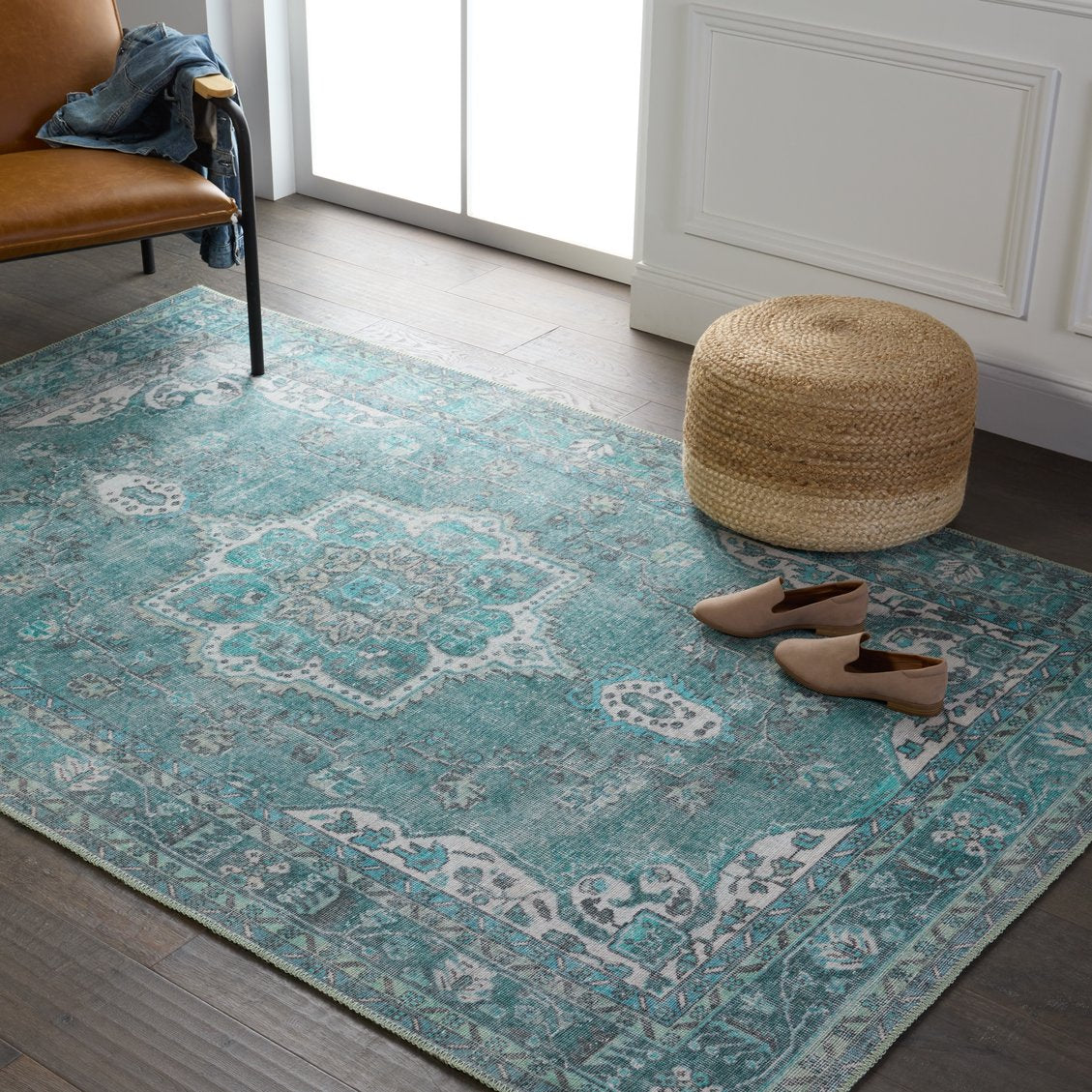 Indoor Vintage Medallion Power-loomed Machine-made 100% Polyester Rug - Harman Collection by Renowned Designer Kate Lester, Tamara Model HBL05