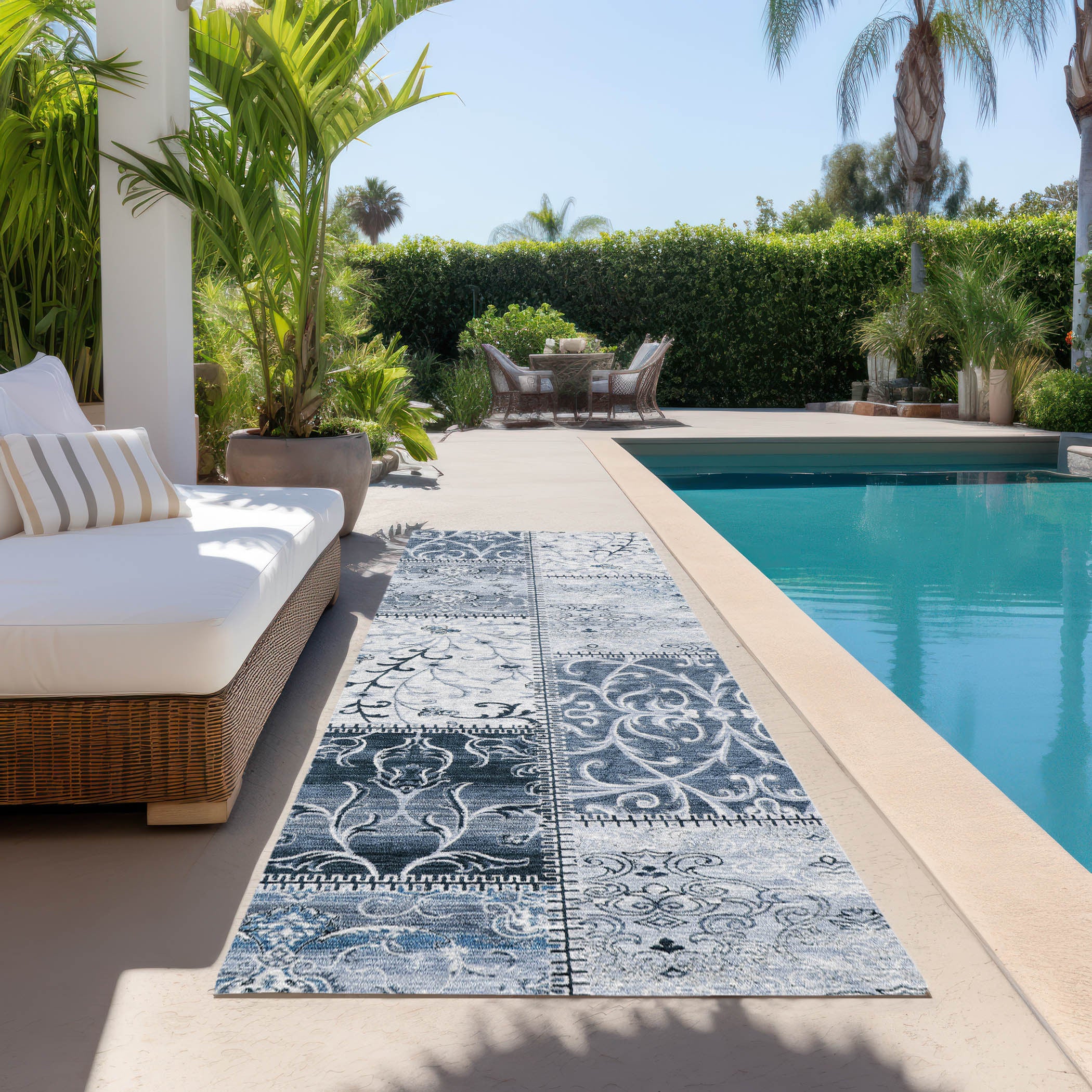 Stylish and Washable Outdoor and Indoor Runner Rug with Patchwork Design for Versatile Use