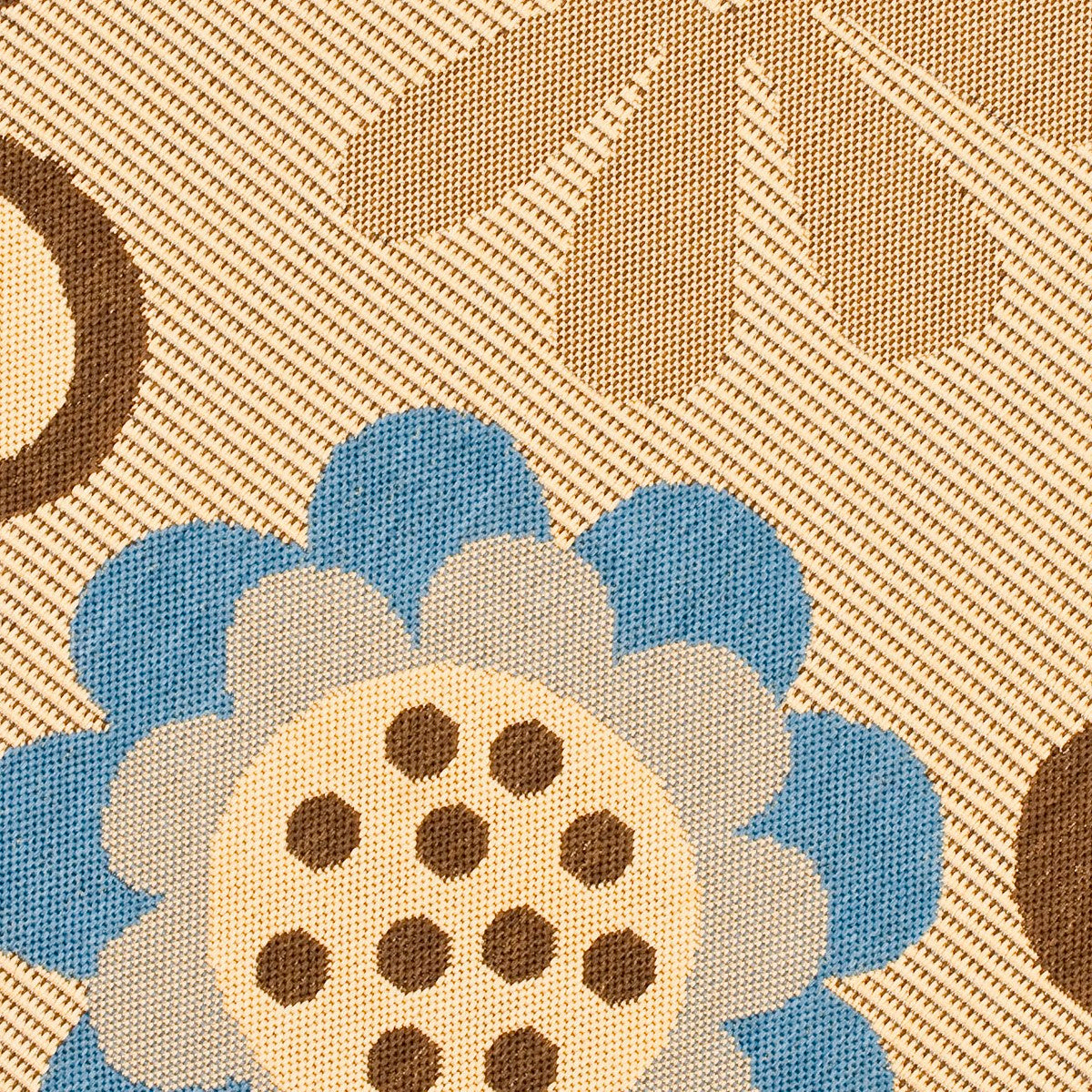 Stylish Courtyard Power Loomed Indoor/Outdoor Rug with a Stunning Vibrant Floral Design