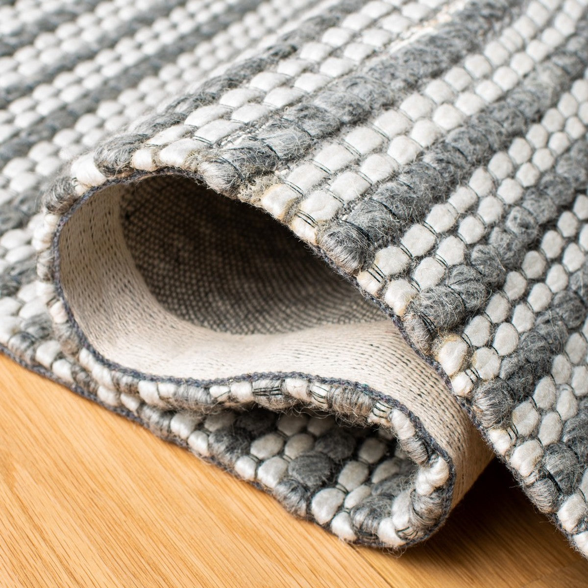 Exquisite Marbella Contemporary Flat - Woven Rug Crafted from a Luxurious Blend of Wool and Cotton for Elegant Home Decor