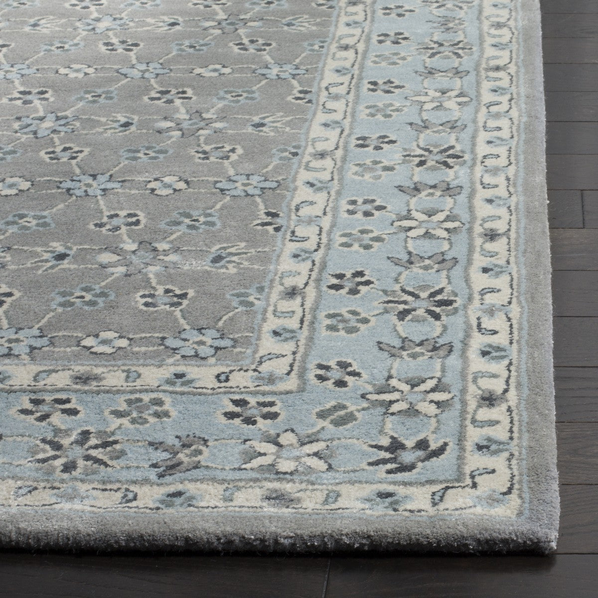 Bella Pure Wool Hand-Tufted Rug: Blending Global Design with Contemporary Style for Enduring Elegance