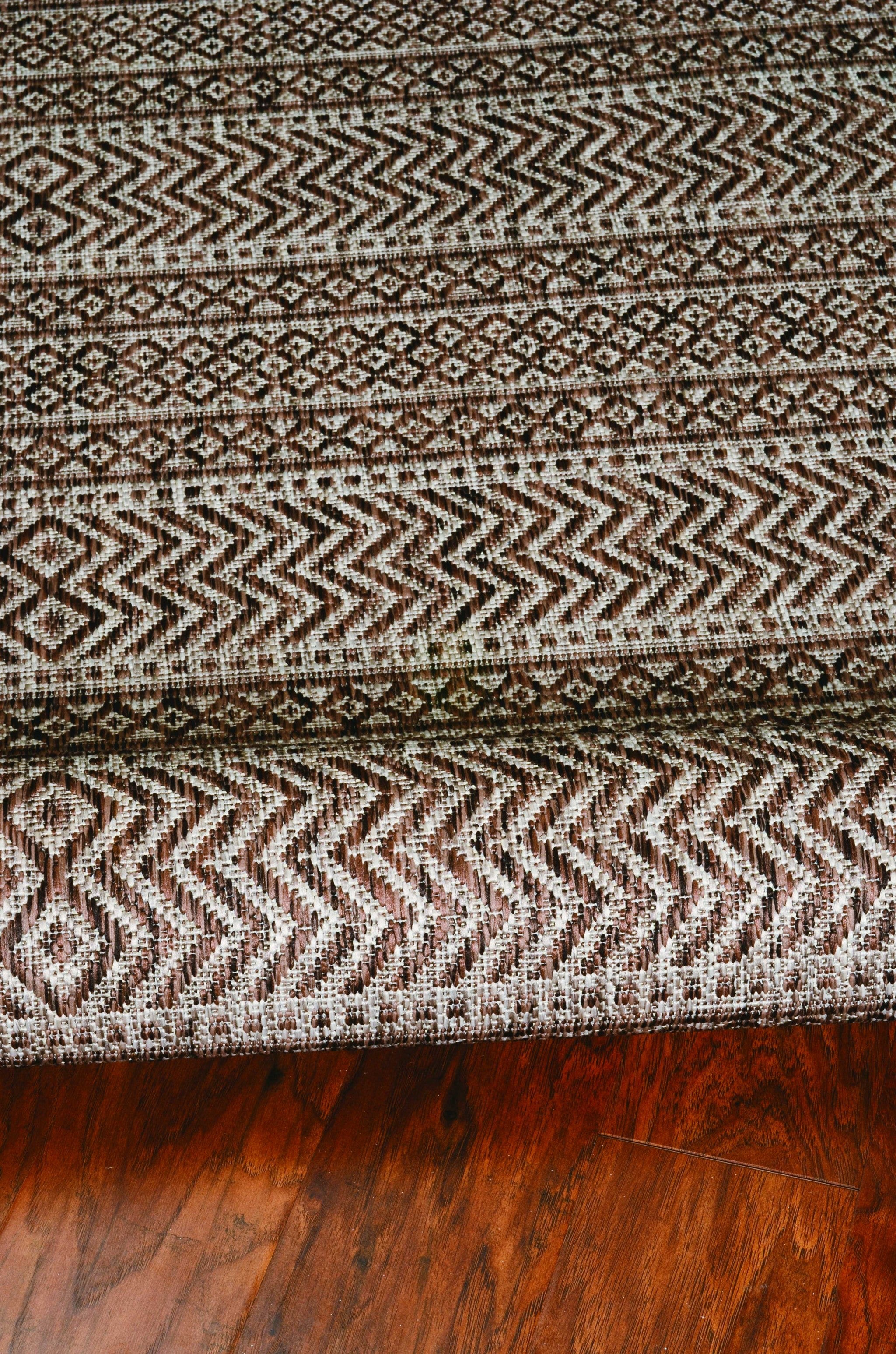 Mocha Horizons Area Rug - Elevate Your Home Decor with Exquisite Modern Artistry and Lively Colors