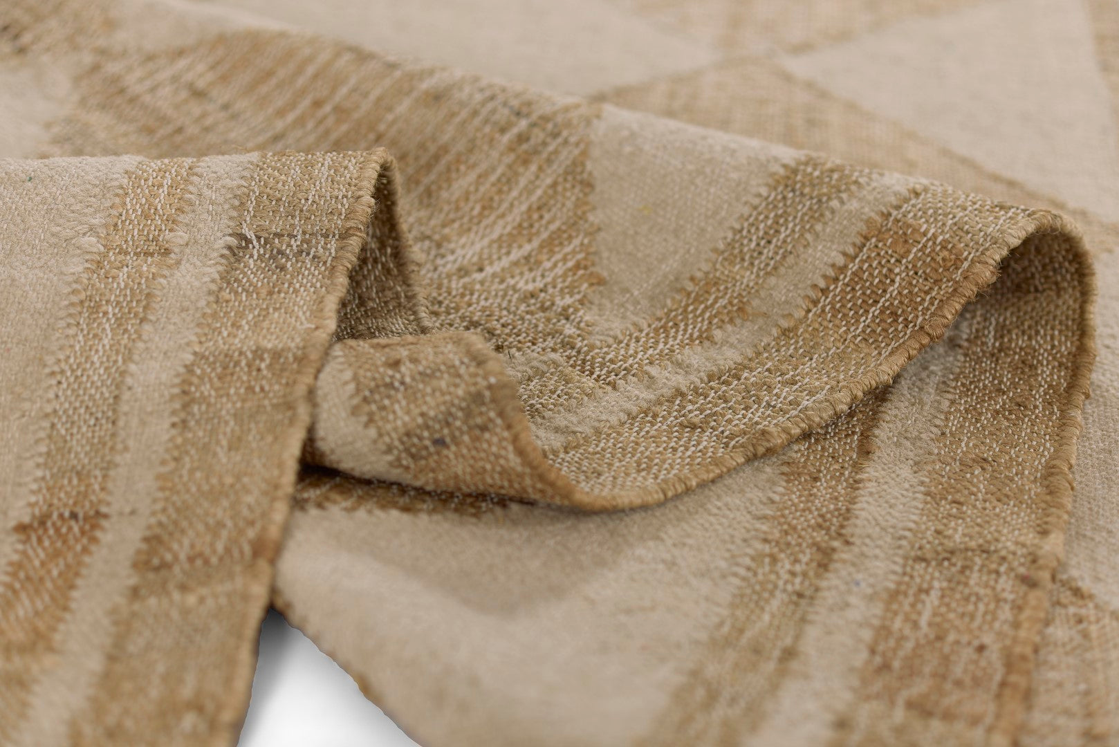 Erin Gates Orchard Hand-Woven Contemporary Diamond Area Rug in Luxurious Jute-Wool Blend
