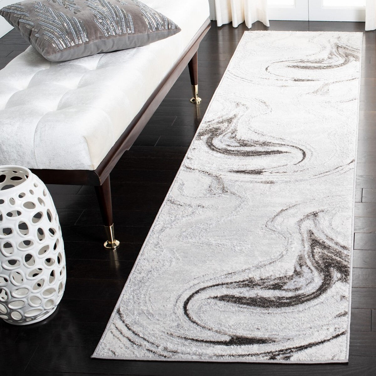 Luxurious Modern Polyester Power - Loomed Rug from Turkey for Any Space