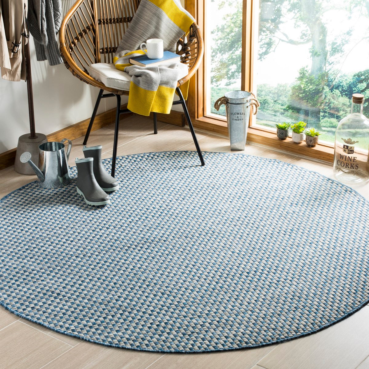 Stylish Courtyard Power Loomed Rug - Durable Polypropylene for Indoor/Outdoor Beauty