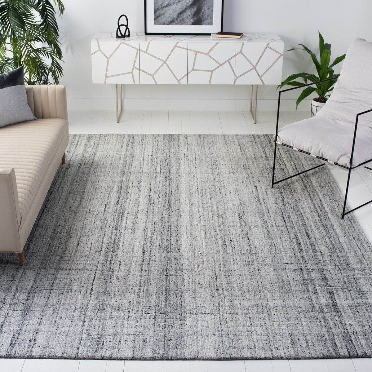 Exquisite Abstract Hand - Made Tufted Luxury Area Rug Crafted from a Blend of Viscose, Wool, and Polyester for Elegant Home Decor