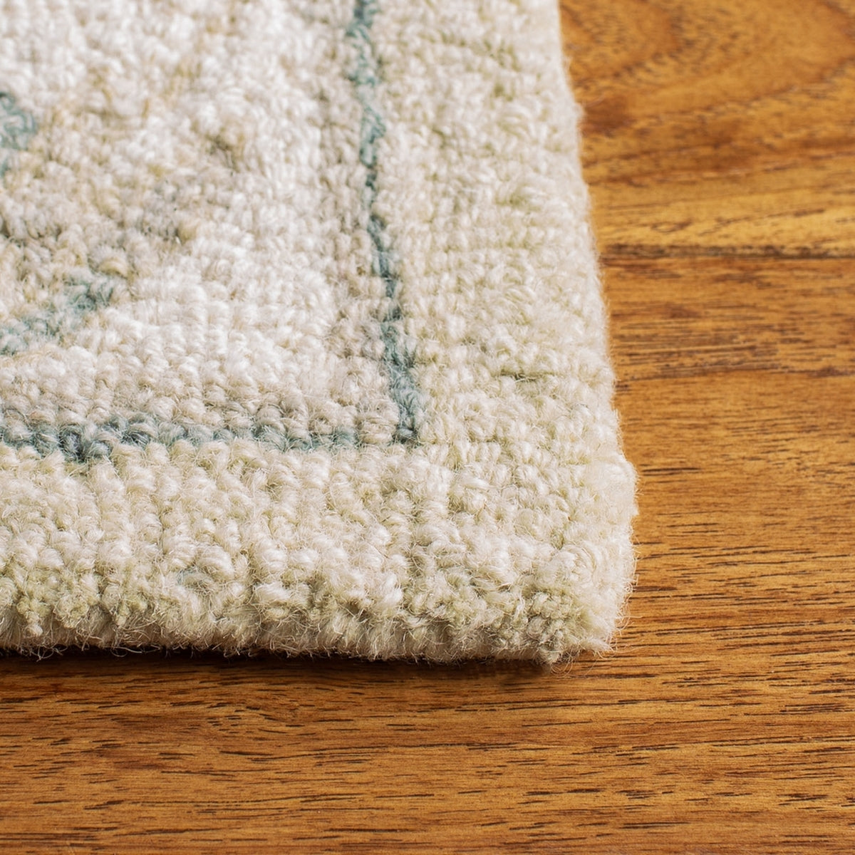 Luxurious 7MM Loop Pile Hand-Tufted Wool Rectangular Rug Made in India