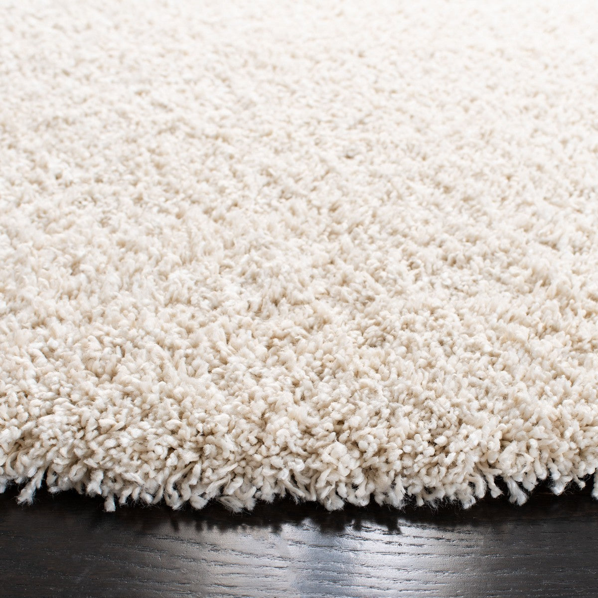 Evolution Shag 500 High - End Power Loomed Polypropylene Floor Rug with Jute Backing Ideal for Elegant Living Spaces