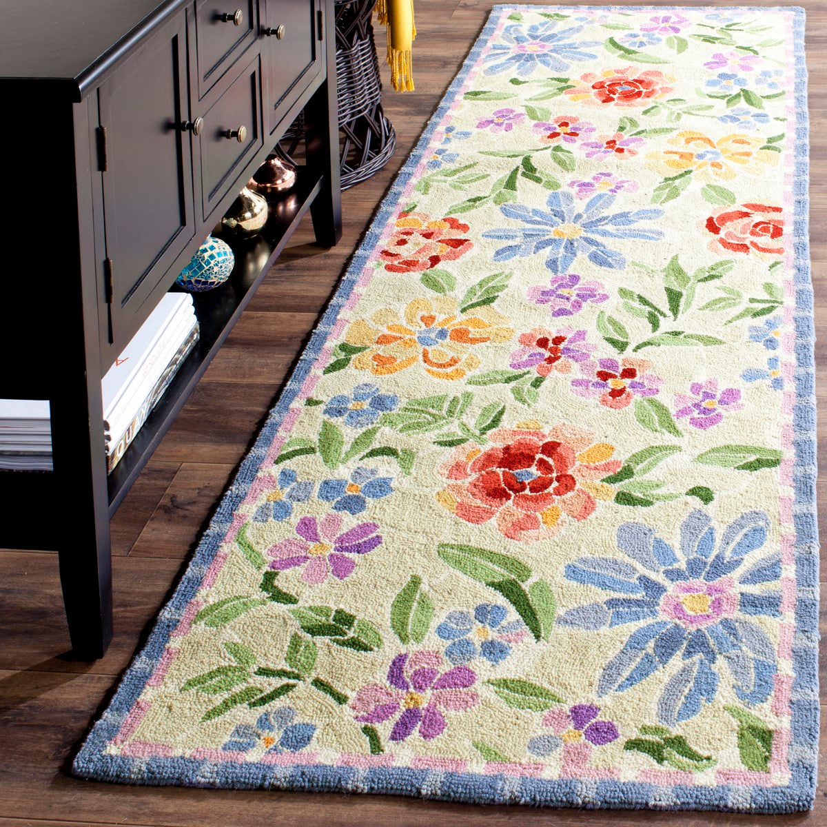 Luxurious Hand-Hooked Chelsea Rug - 100% Pure Virgin Wool Pile Featuring Timeless American and Turn-of-the-Century European Designs