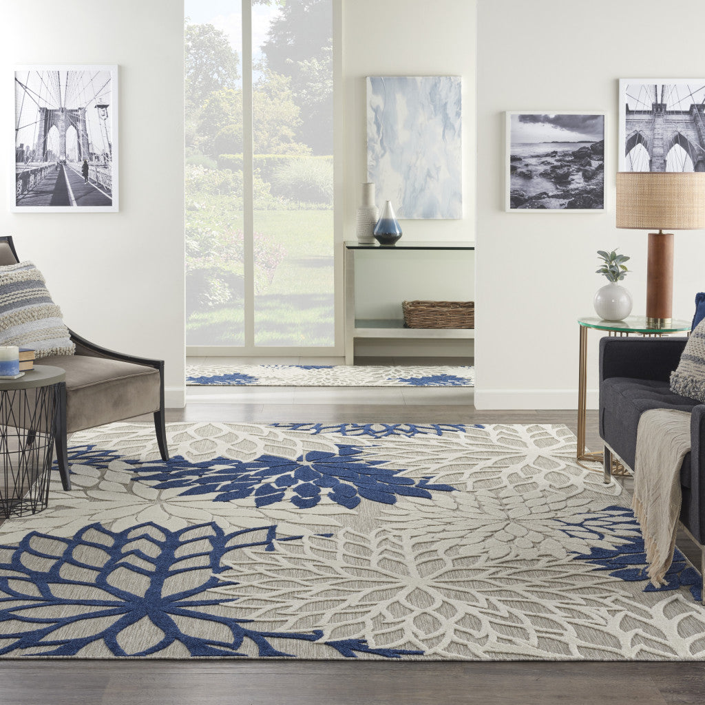 Stunning Indoor-Outdoor Floral Area Rug with Black and White Design for Modern Interiors