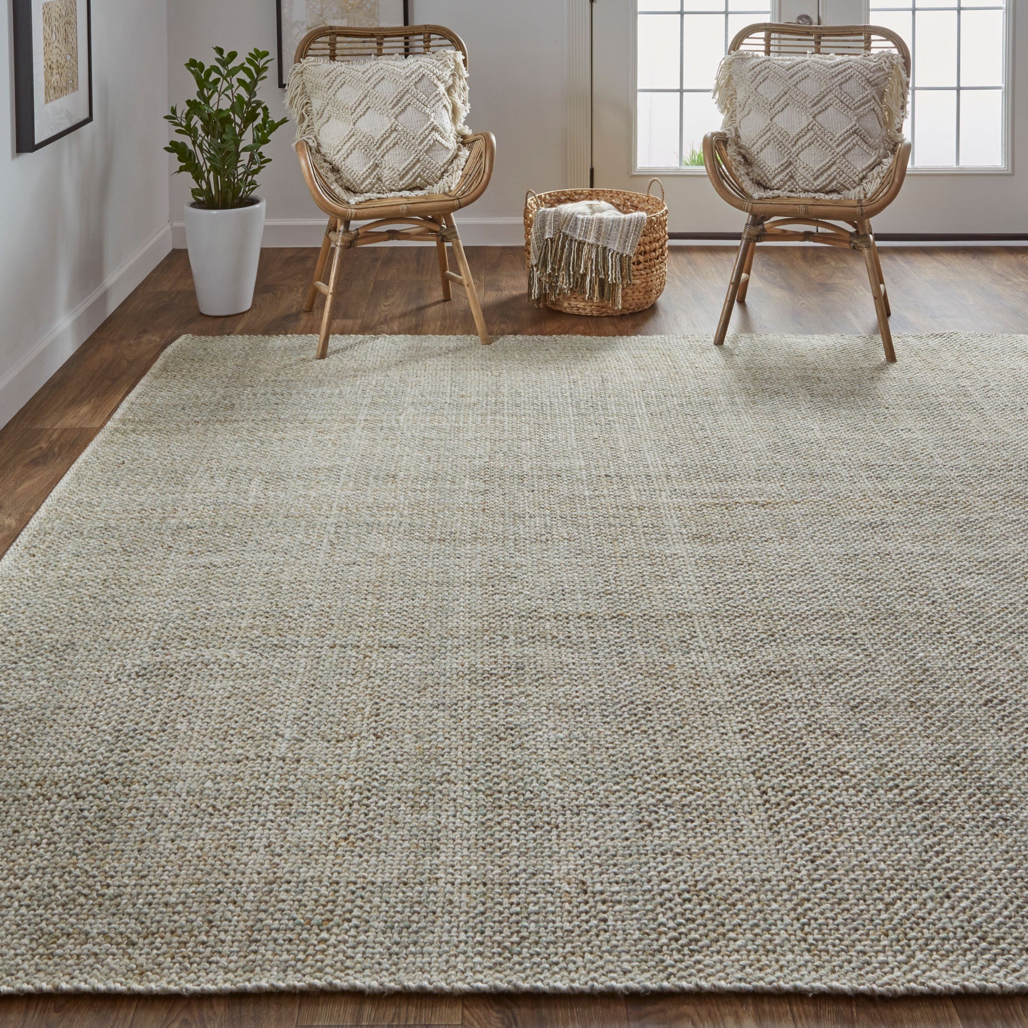 Exquisite Hand Woven Area Rug - A Distinctive and Artistic Addition for Your Home's Decor