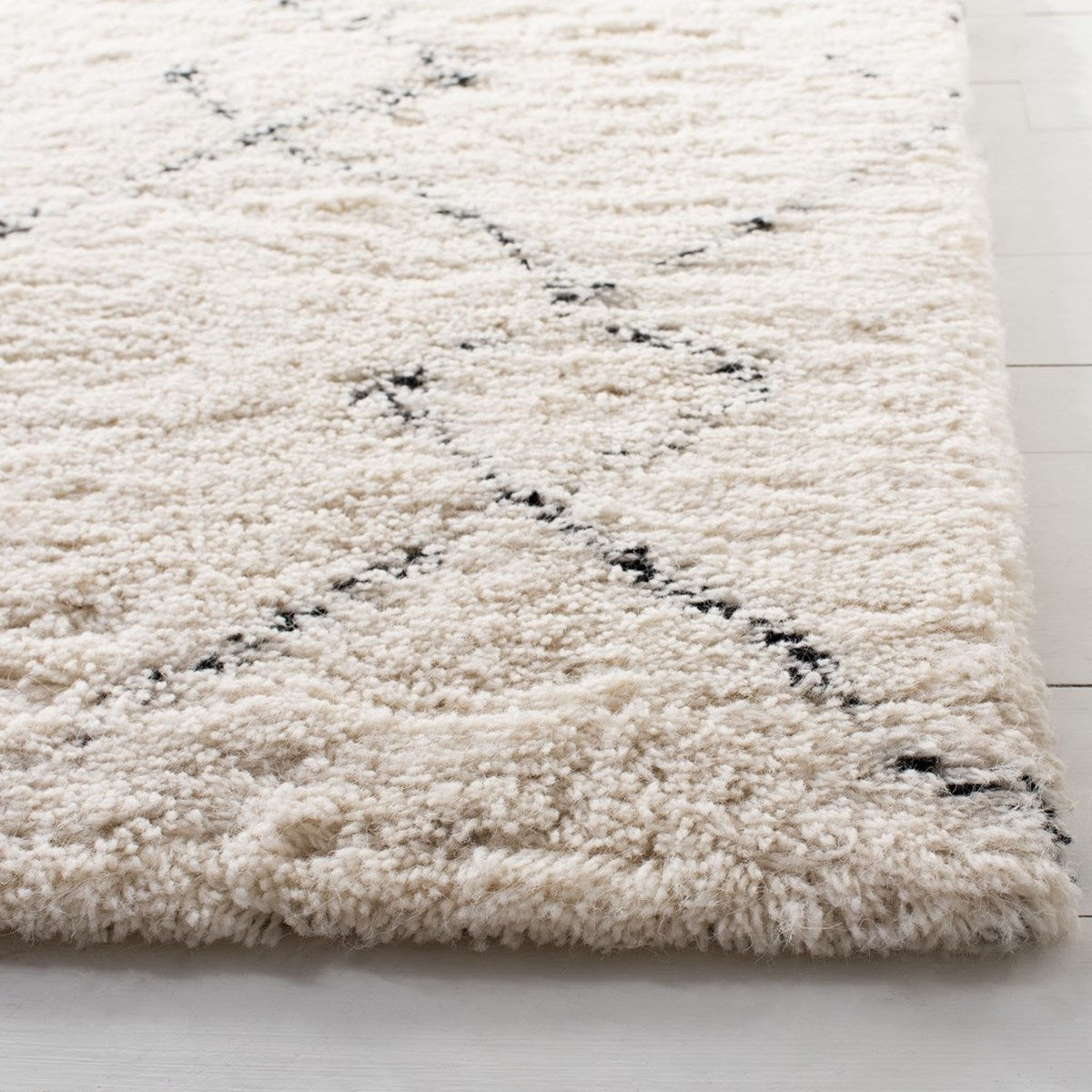 Luxurious Indian Tufted Wool Pile Rectangle Area Rug for Elegant Spaces