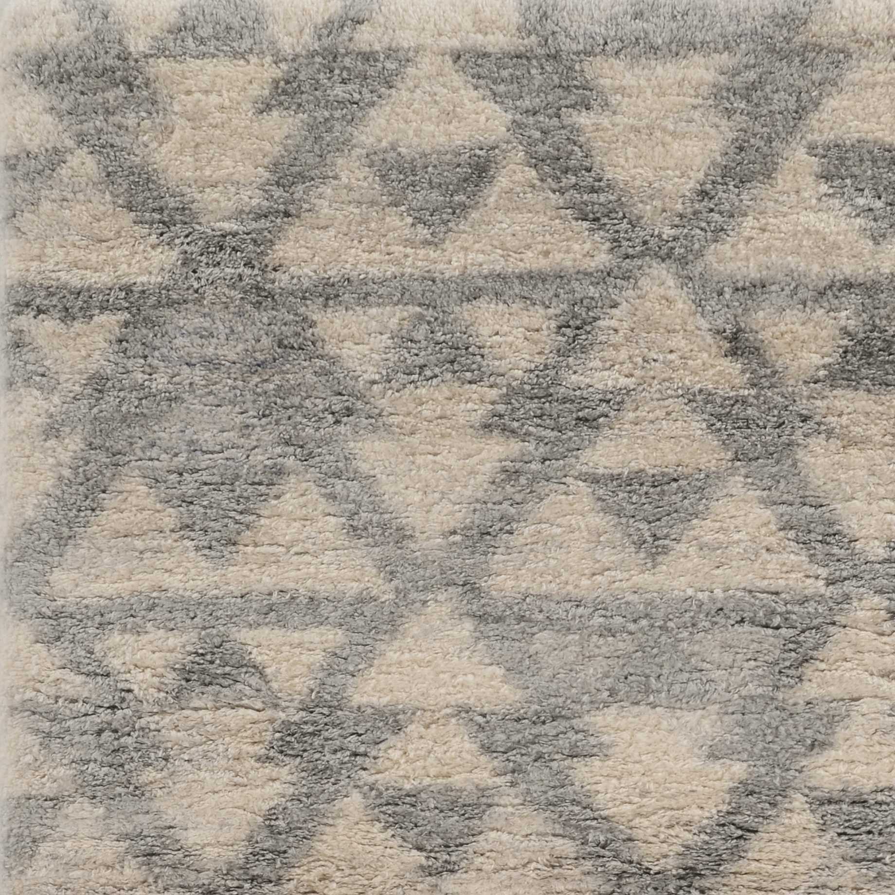 Exquisite Turkish Ivory Area Rug: Add Luxury and Warmth to Your Home Decor
