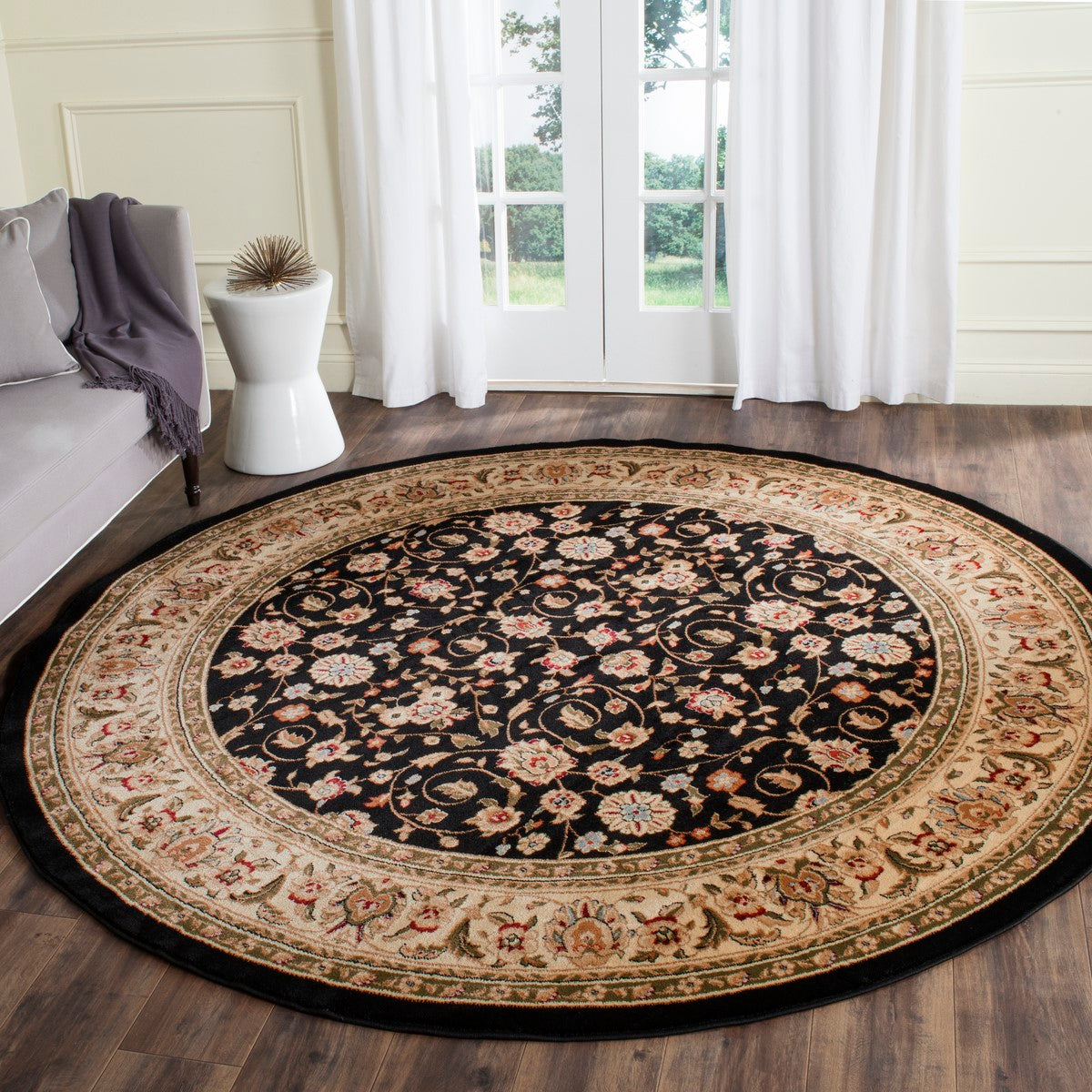 Lyndhurst Area Rug - Durable Power Loomed Design for Timeless Elegance in Traditional Settings