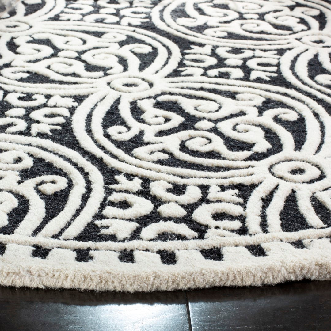 Safavieh Cambridge Hand-Tufted 100% Wool Area Rug: Timeless Style & Plush Comfort