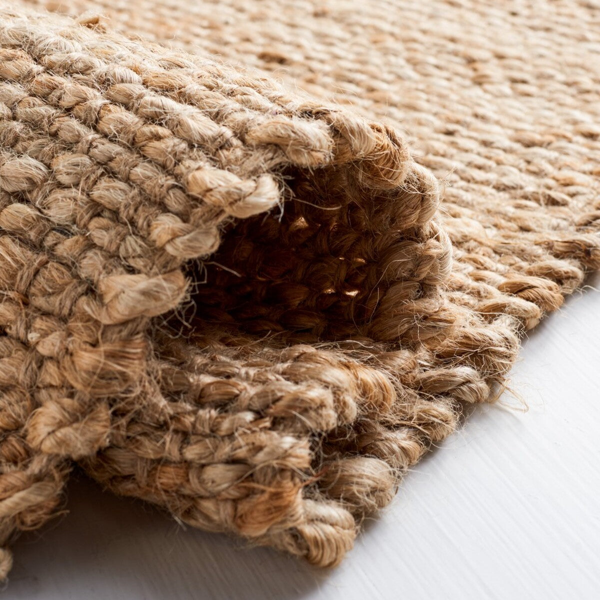 Stylish Contemporary 121 Natural Jute Hand-Woven Rug for Elegant Home Decor