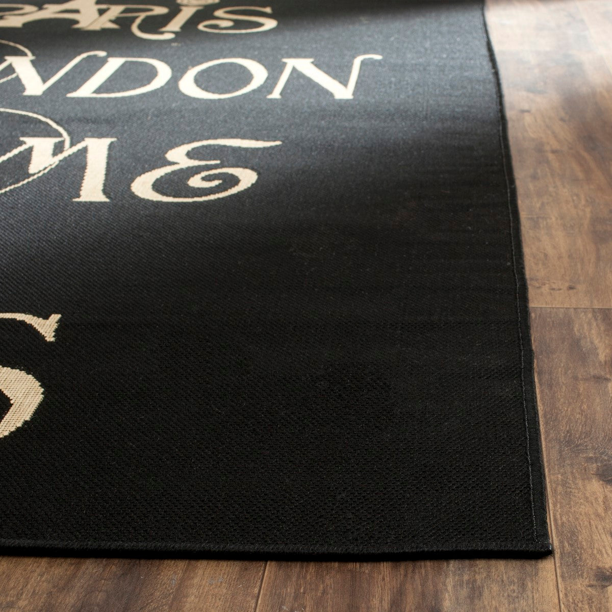 Stylish and Durable Power Loomed Courtyard Outdoor Rug - Easy Clean for Any Area