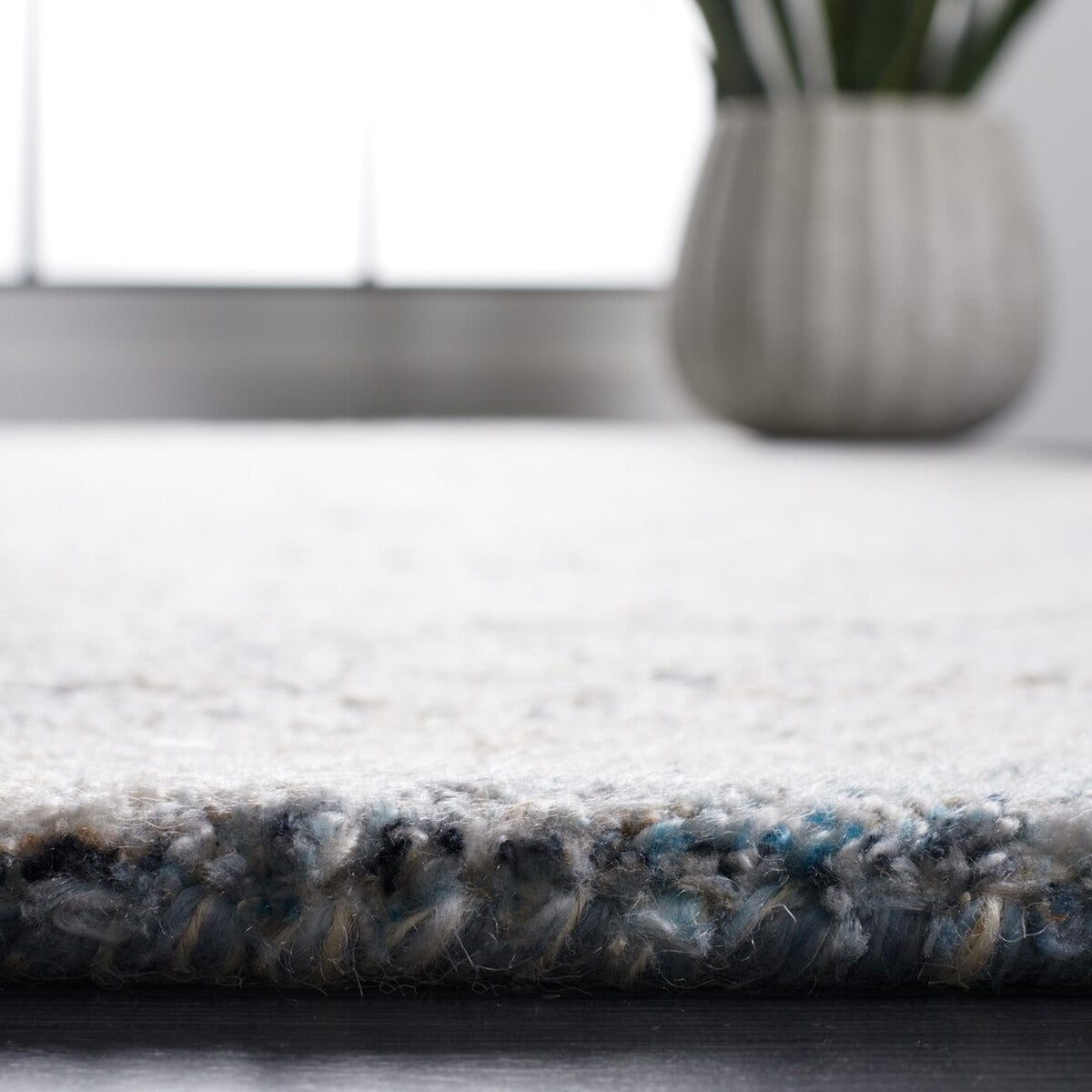 Luxurious Hand-Tufted Abstract Contemporary Rug - 90% Polyester & 10% Wool for Stylish Homes