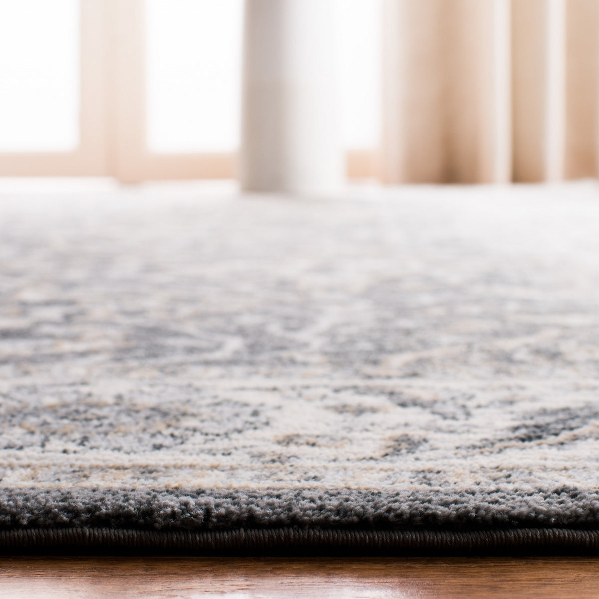 Turkish-Sourced Isabella Rectangle Power Loomed Rug - Luxurious Polypropylene with Jute Backing