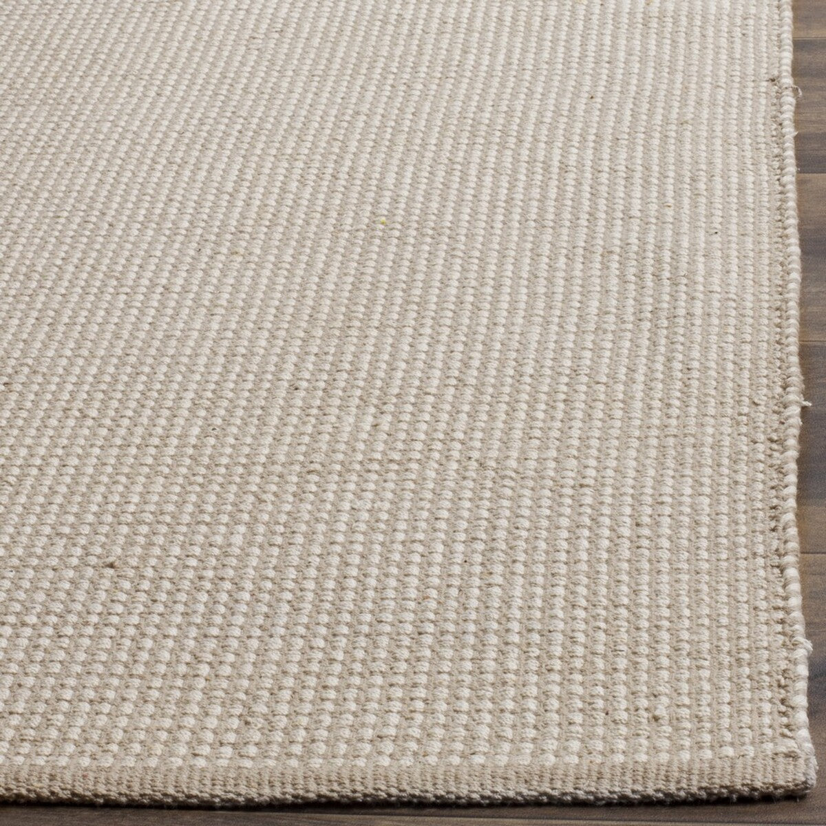 Exquisite Hand - Woven Cotton Floor Rug from India: A Timeless and Elegant Addition for Home Decor and Comfort