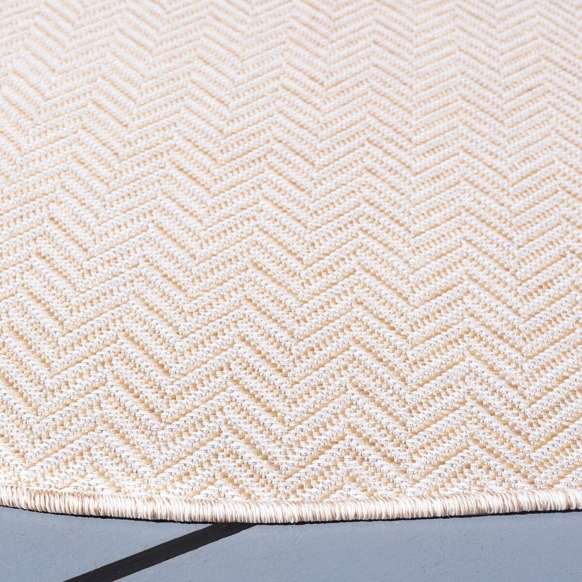 Stylish Indoor and Outdoor Hampton Power Loomed Polypropylene Area Rug - Ideal for Any Space
