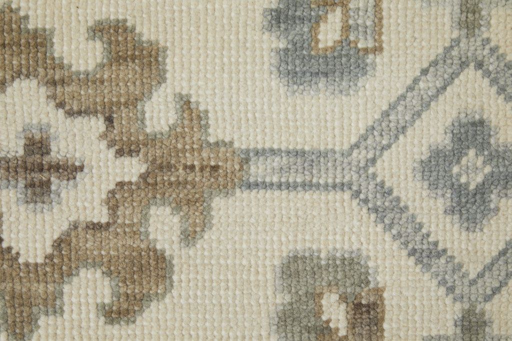 Exquisite Hand-Knotted Wool Floral Area Rug with Fringe - Stain-Resistant Design for Elegant and Stylish Living Spaces