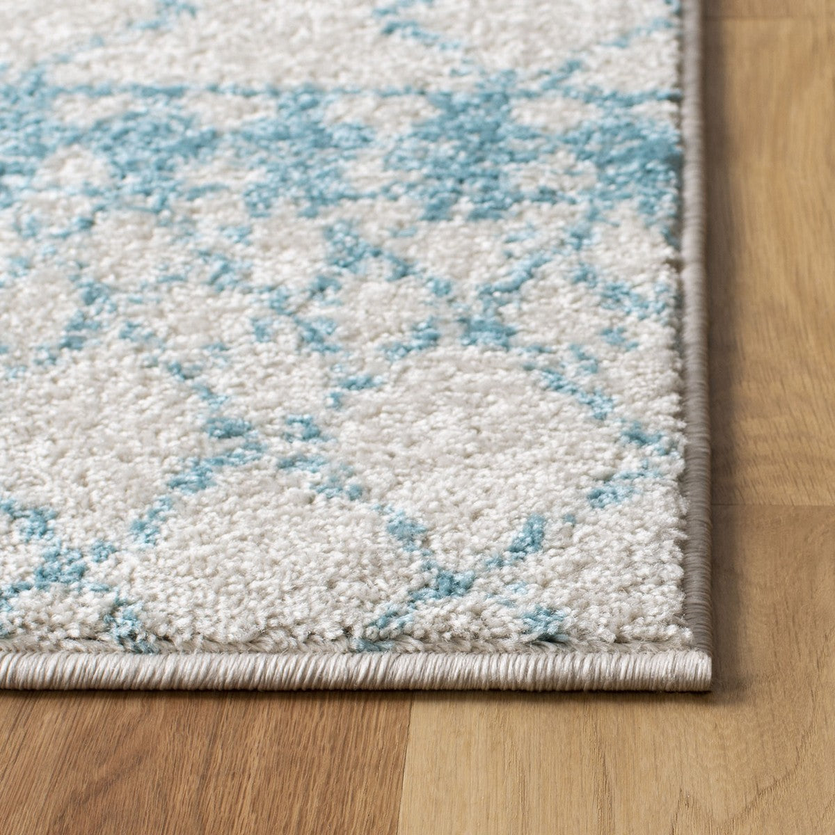 Stylish and Durable Tulum Bohemian Power Loomed Polypropylene Area Rug for Any Space