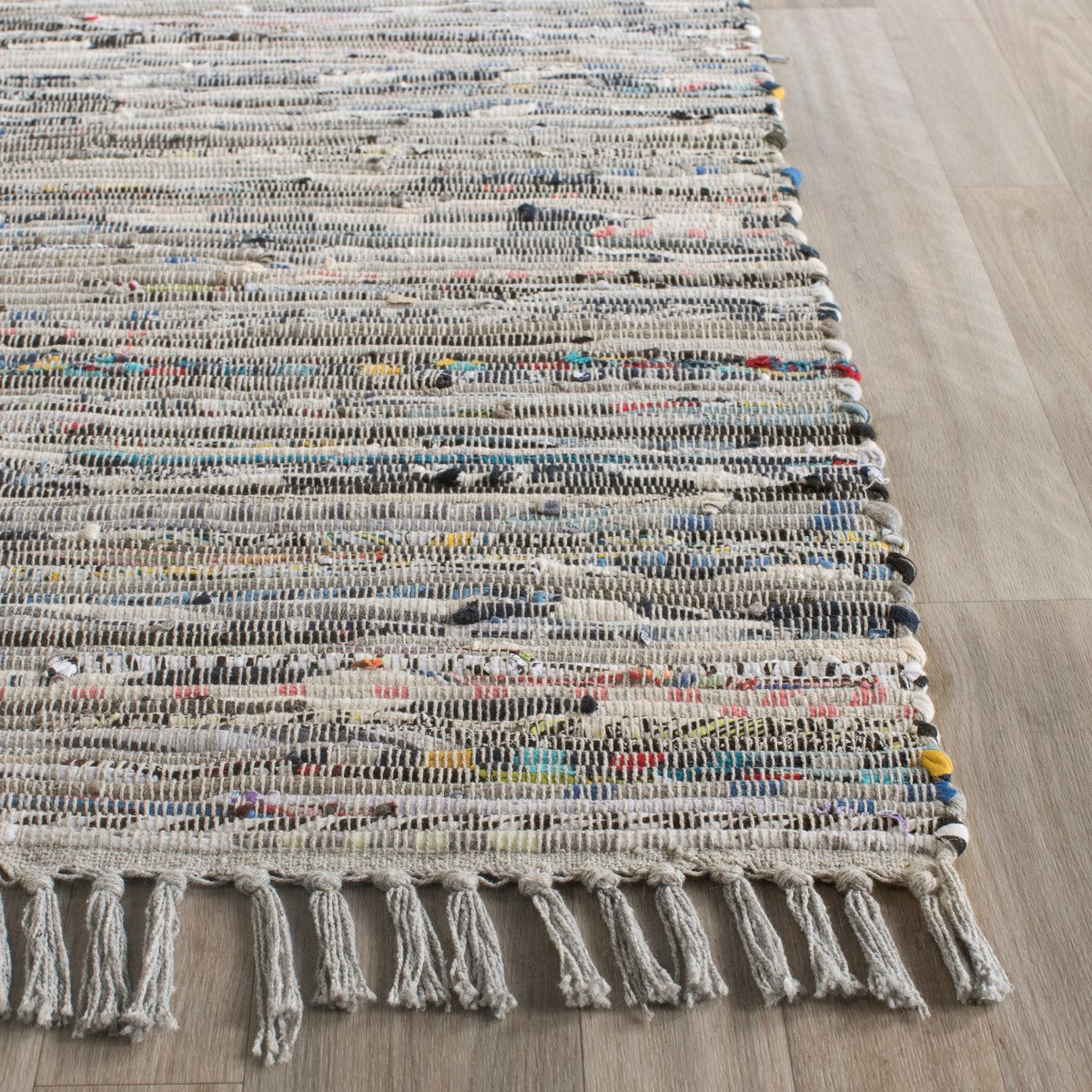 Chic Hand-Woven Cotton Pile Rag Rug: Colorful Artisanal Design for Casual Areas