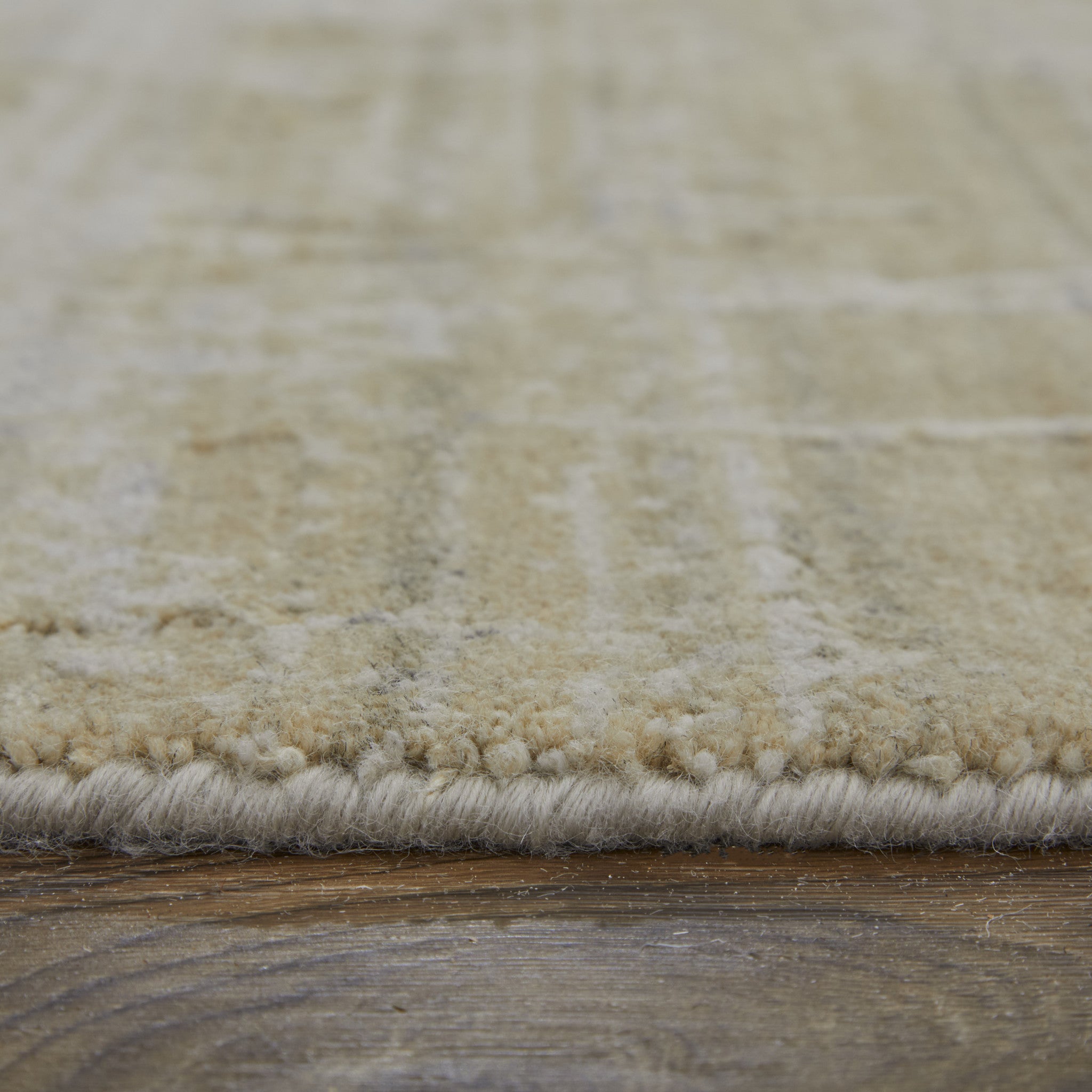 Exquisite Hand-Woven Wool Blend Area Rug with Abstract Ivory Design for Elegant and Comfortable Home Decor