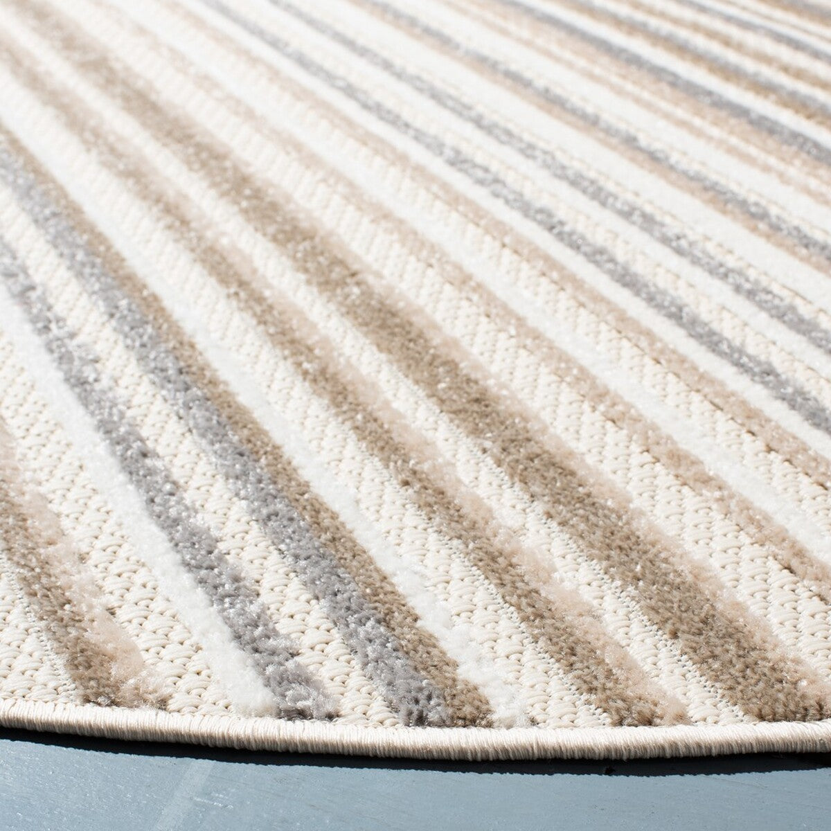 Stylish and Durable Power Loomed 100% Polypropylene Cabana 323 Indoor/Outdoor Rug