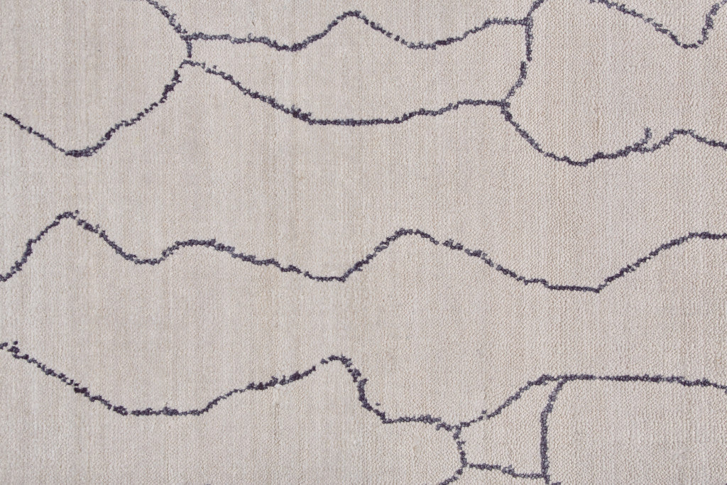 Exquisite Hand-Woven Gray and Ivory Abstract Area Rug for Stylish Home Decor