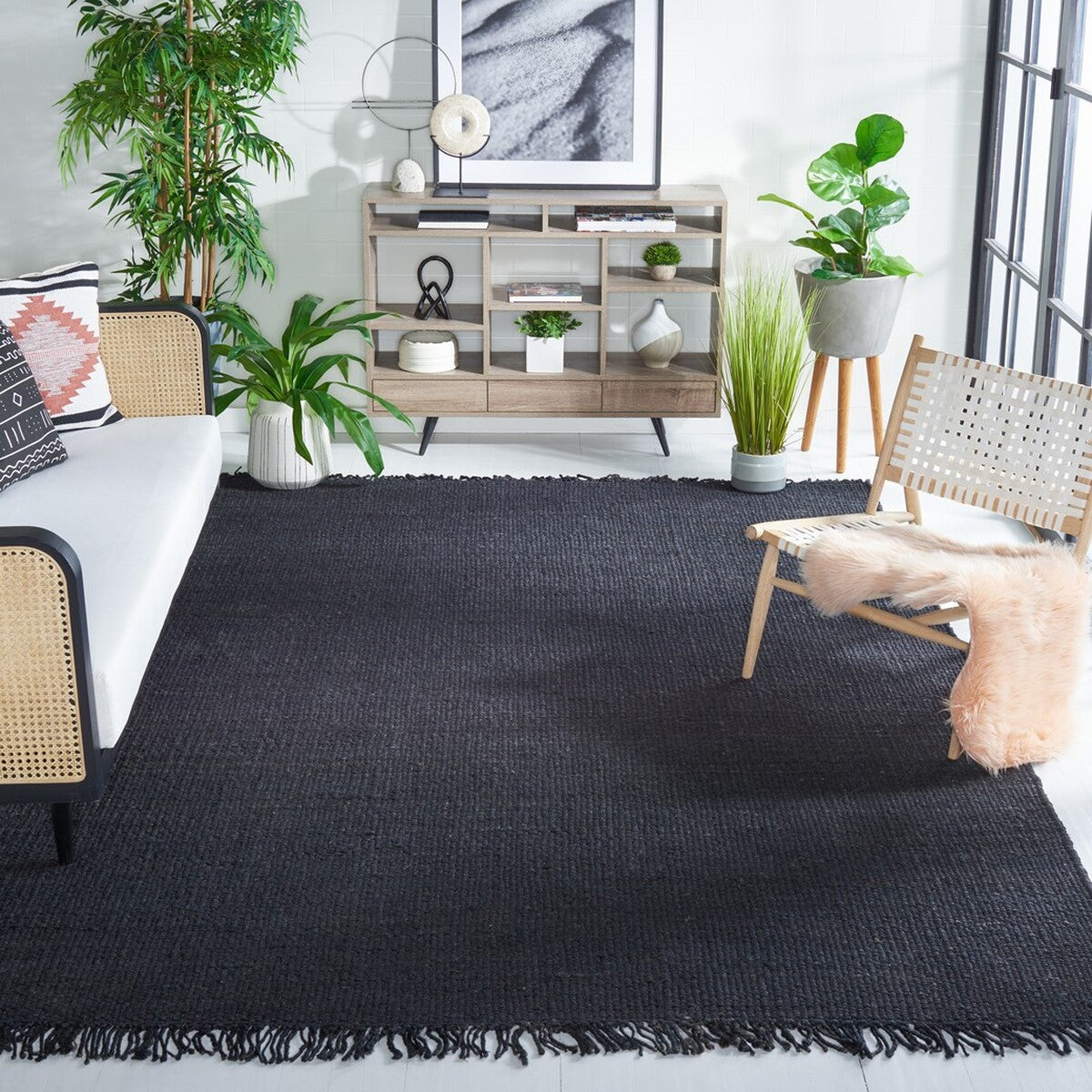 Exquisite Natural Fiber Hand-Woven Jute Area Rug with a Stylish and Contemporary Design for Creating a Warm and Cozy Indoor Living Space