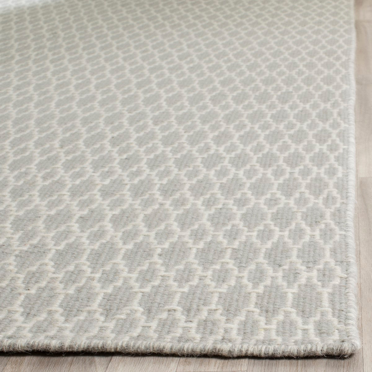 Luxurious Oasis Flat Weave Rug - 80% Wool & 20% Cotton, Stylish for Home Decor