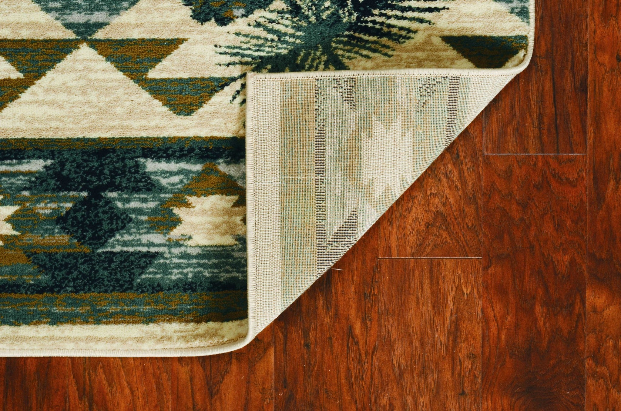 Elegant Ivory and Blue Machine-Woven Montana Area Rug for Lodge-Style Home Decor to Transform Your Living Space