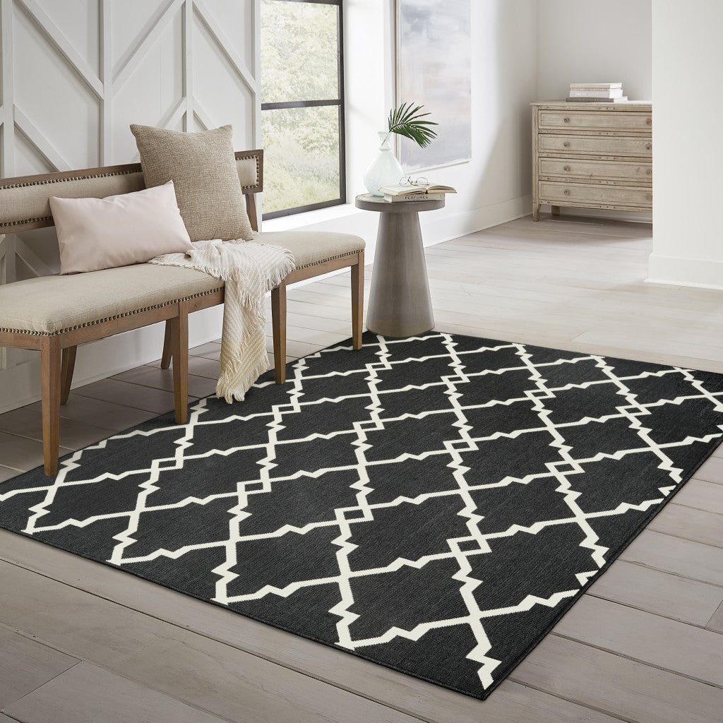 Stylish Indoor-Outdoor Black and Ivory 8x11 Area Rug for Elegant Spaces