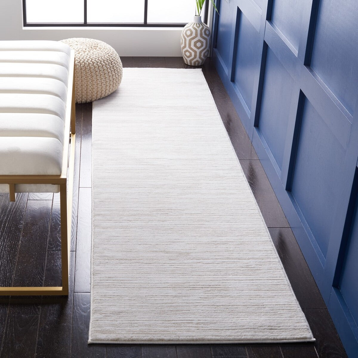 Elegant Vision 606 Power Loomed Polypropylene Rug for Comfortable Home Decor