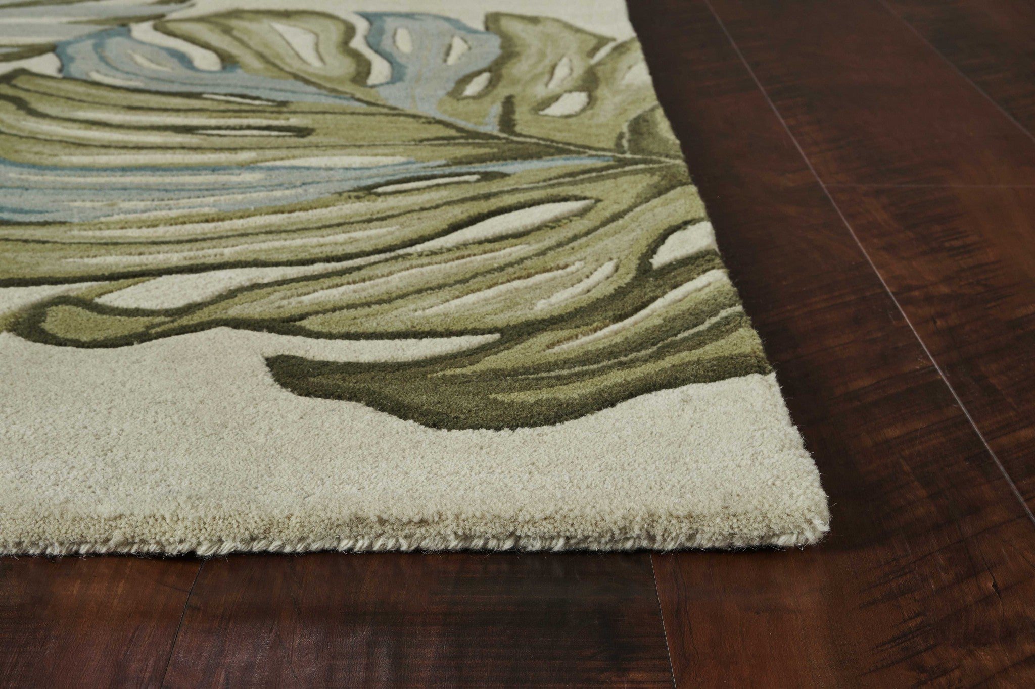 Soft Wool Hand-Tufted Area Rug with Vintage Finish and Striking Floral Design