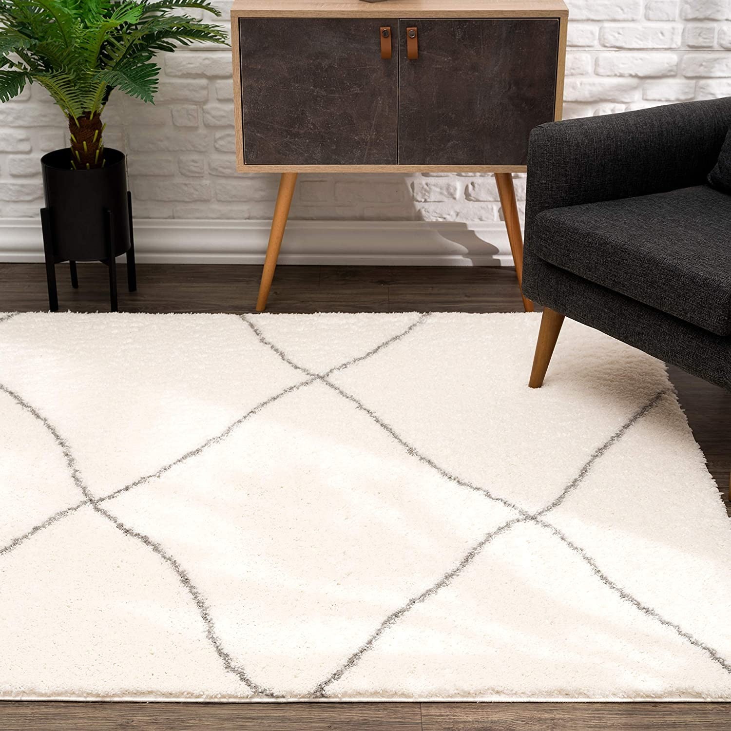 Ivory Soft and Luxurious Modern Uneven Lattice Area Rug for Contemporary Homes
