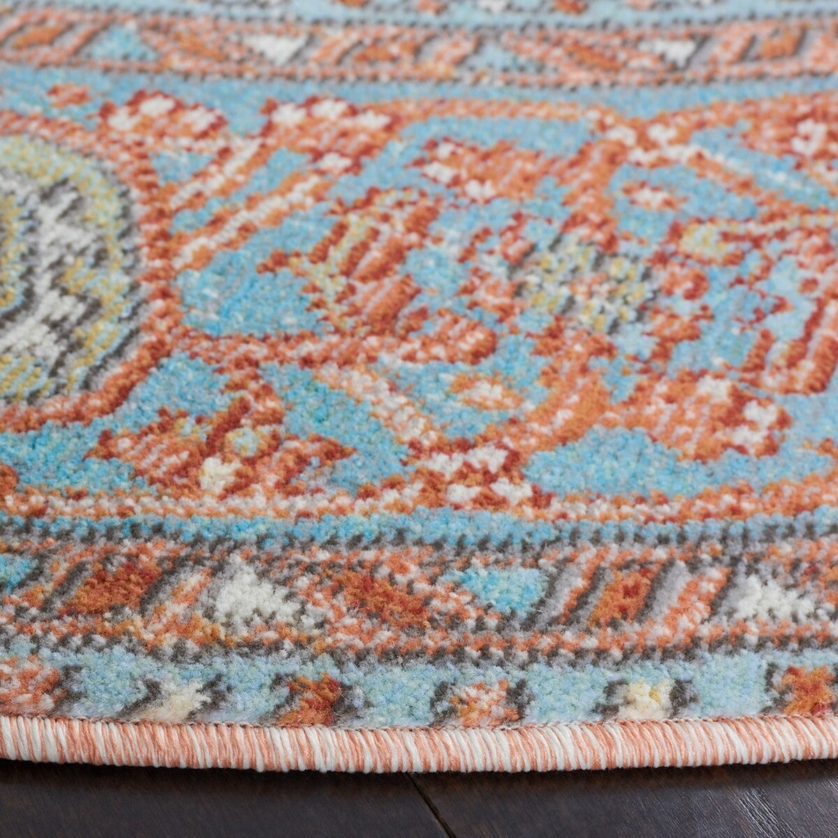 Aria Luxury 100% Polypropylene Friese Traditional Power Loomed Rug with Elegant Design
