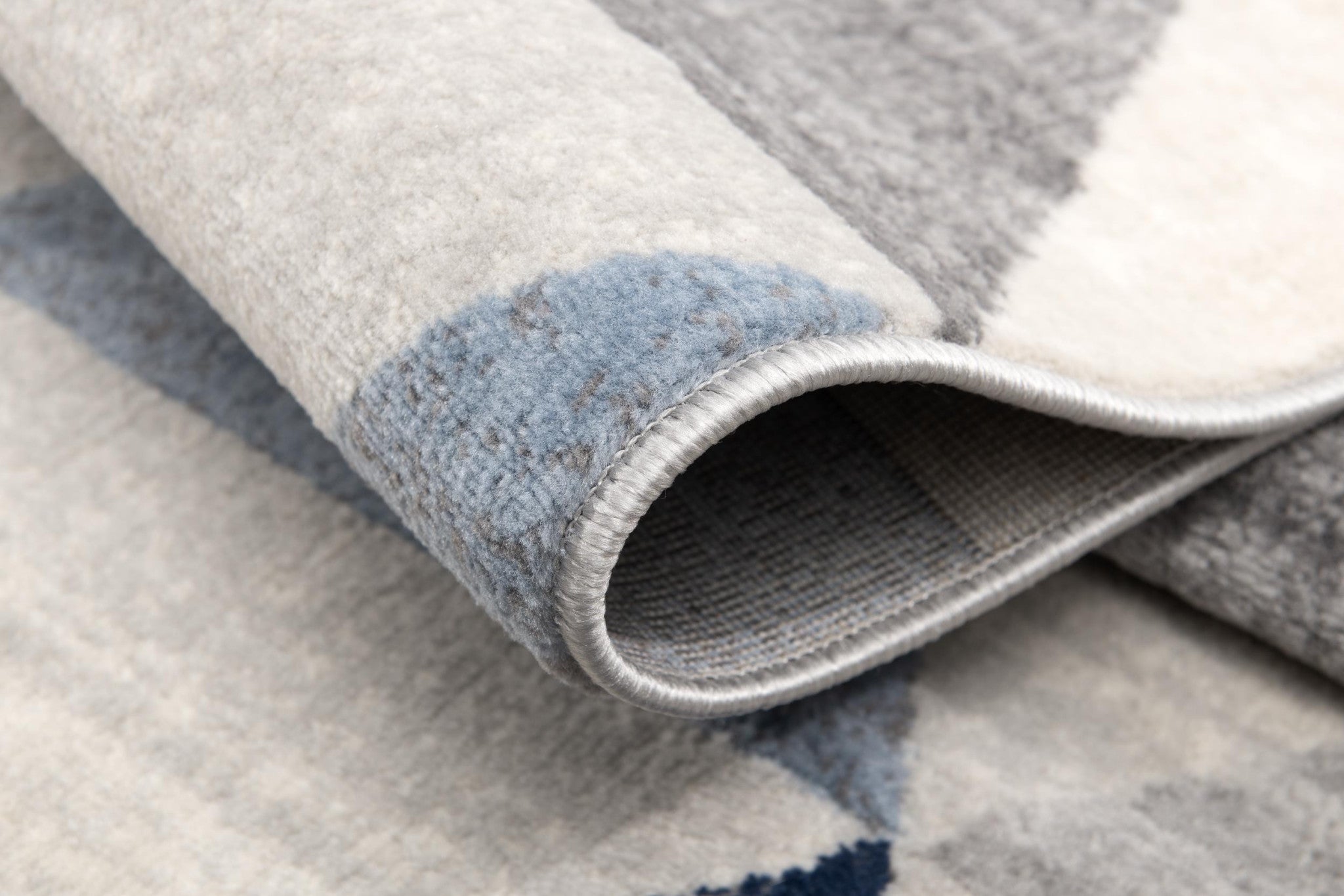 Luxurious, Stain-Resistant Navy Blue Geometric Diamond Area Rug for Modern Spaces