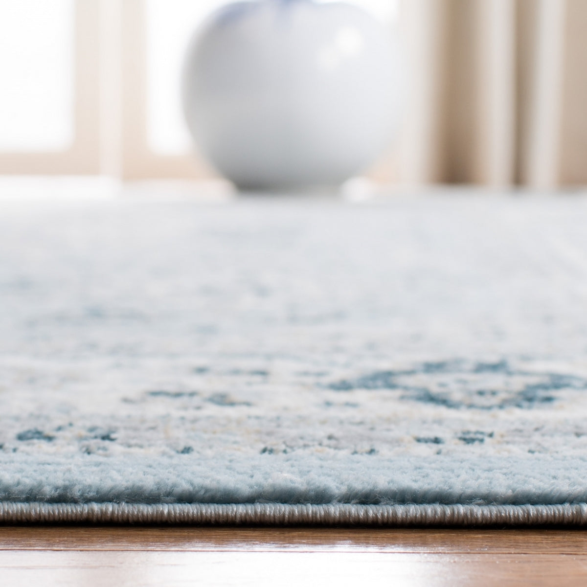 Isabella Fashionable Power-Woven Rectangular Floor Rug Crafted from Soft Polypropylene with Jute Backing, Originating from Turkey