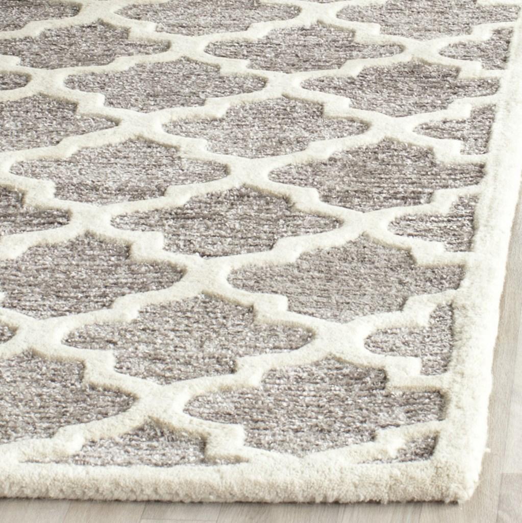 Luxurious Indian Hand-Tufted Rectangle Rug: A Blend of Wool, Polyester, and Cotton