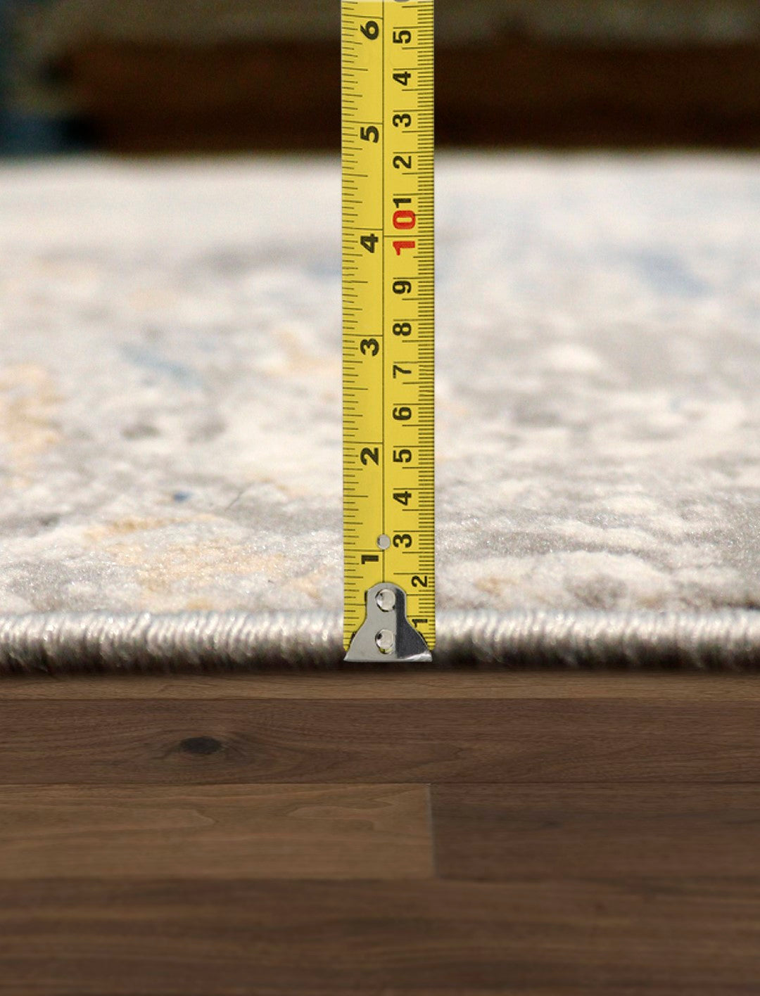 Exquisite Starburst Collection Power-Loomed Area Rug with a Striking Rectangular Design in Elegant Grey and Pure White