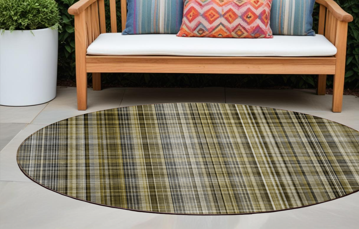 Stylish and Practical Washable Polyester Plaid Indoor-Outdoor Non-Skid and Stain-Resistant Area Rug Ideal for Homes with Pets