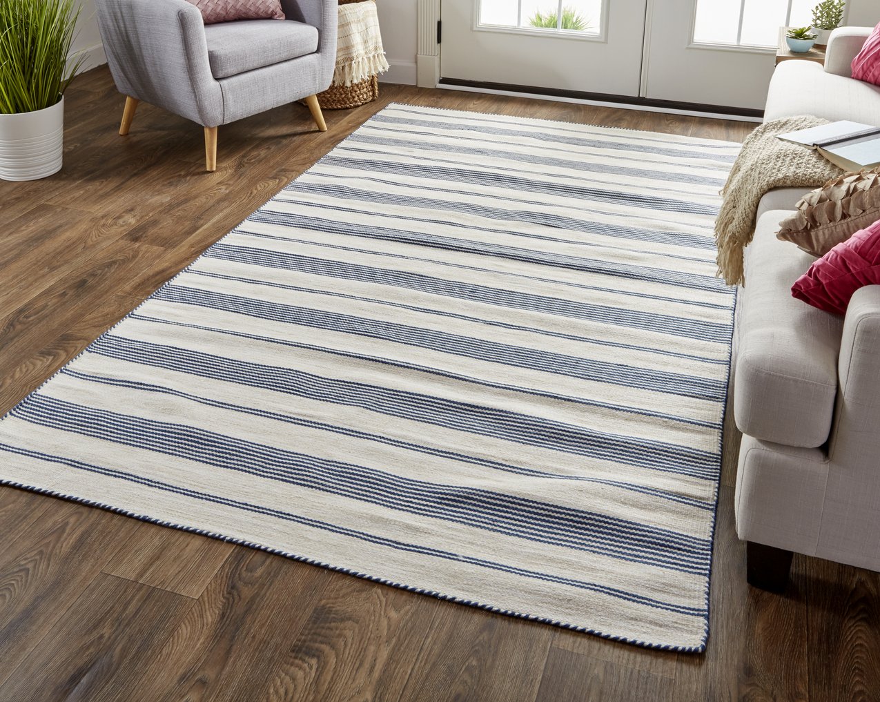 Eco-Friendly Hand-Woven Indoor Rug with Stylish Nautical Pin Stripes