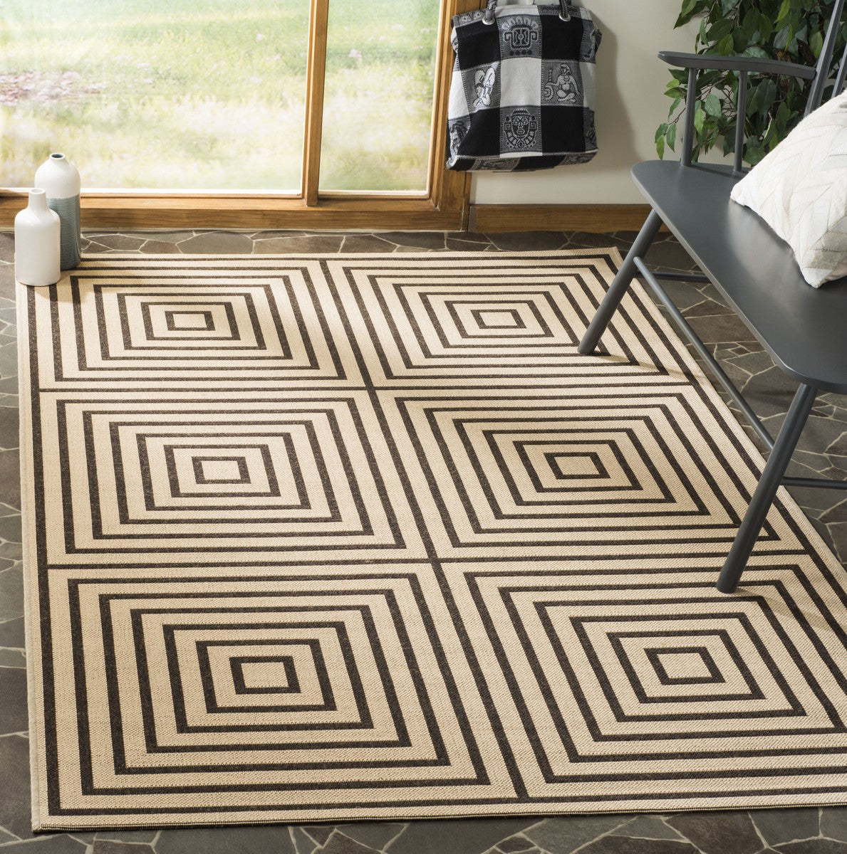 Linden Indoor/Outdoor Power-Loomed Polypropylene Rug - Ideal for Durable and Stylish Living Environments