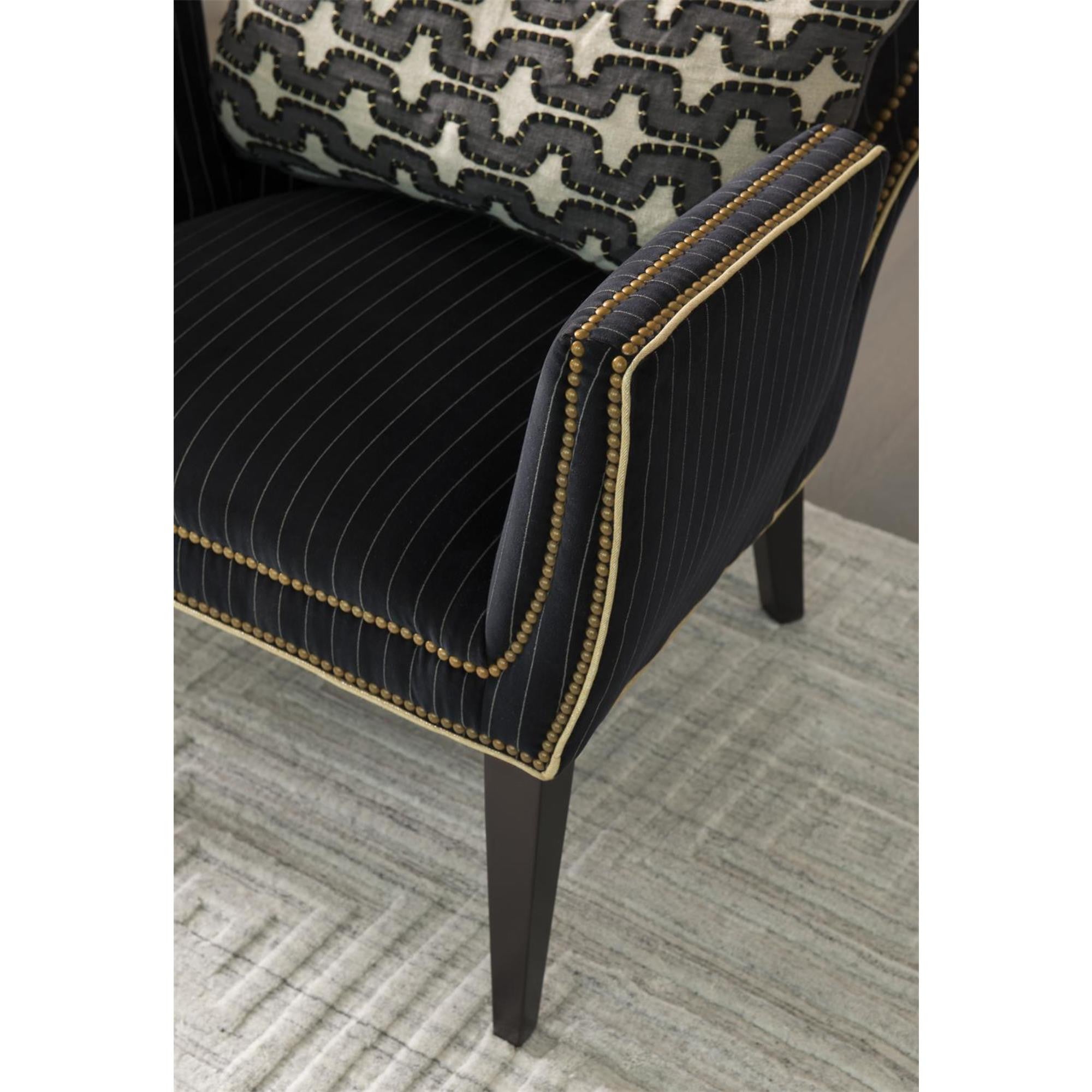 Exquisite Hand-Woven Geometric Design Area Rug for a Stylish and Artistic Home Décor with Unique Artisan Craftsmanship